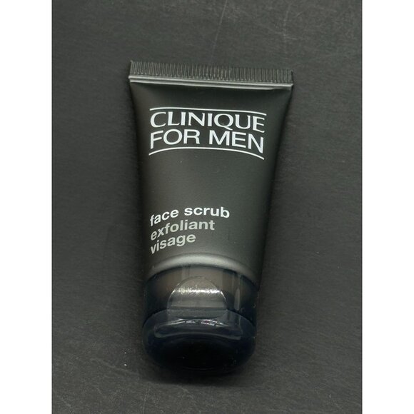 Clinique for Men Face Scrub Exfoliant Visage, 1 oz/ 30 ml - Picture 2 of 3